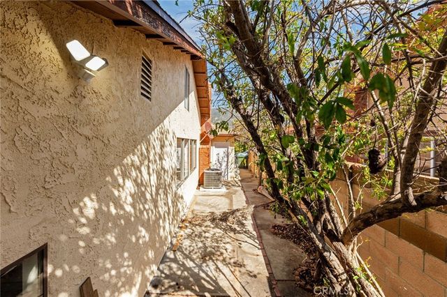 9257 La Shell Drive, Tujunga, CA 91042