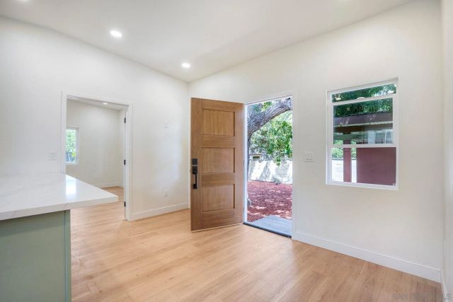 6942 Eberhart St, San Diego, CA 92115
