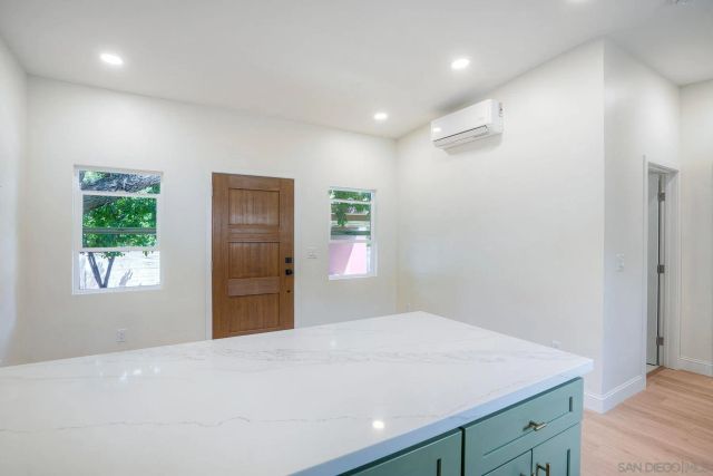 6942 Eberhart St, San Diego, CA 92115
