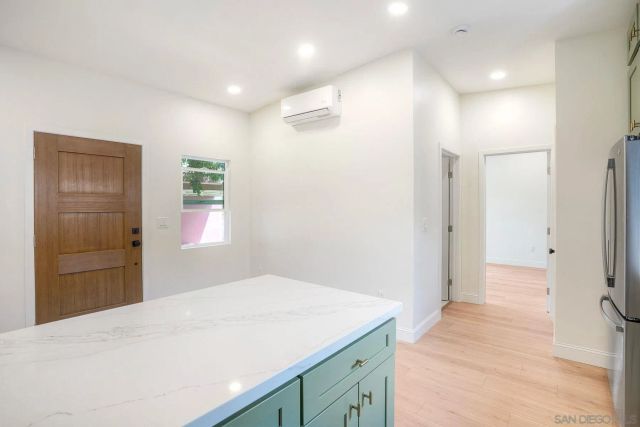 6942 Eberhart St, San Diego, CA 92115