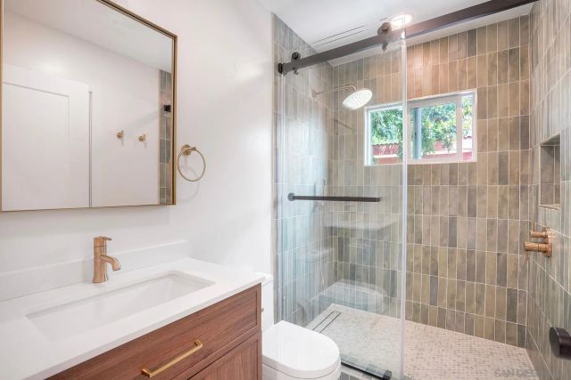 6942 Eberhart St, San Diego, CA 92115