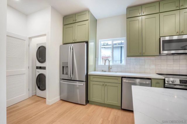 6942 Eberhart St, San Diego, CA 92115