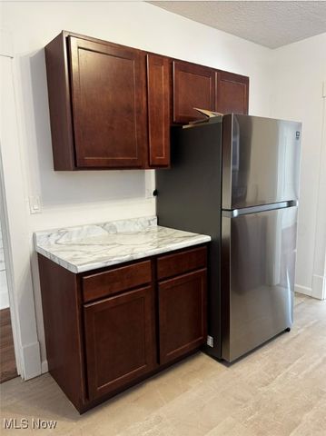 36 Churchill Road, Girard, OH 44420