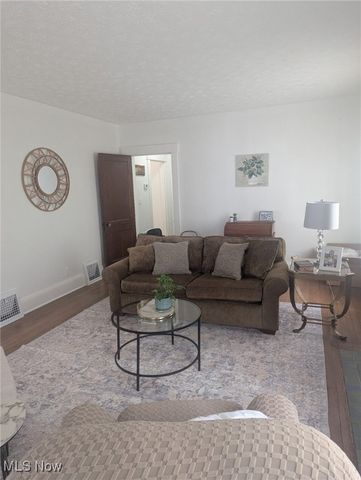 36 Churchill Road, Girard, OH 44420