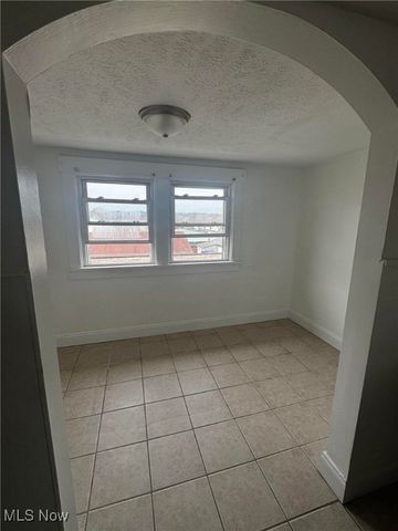 36 Churchill Road, Girard, OH 44420