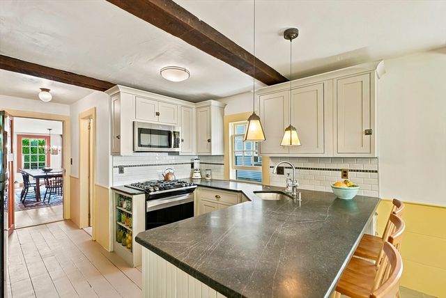 24 School St, Westborough, MA 01581