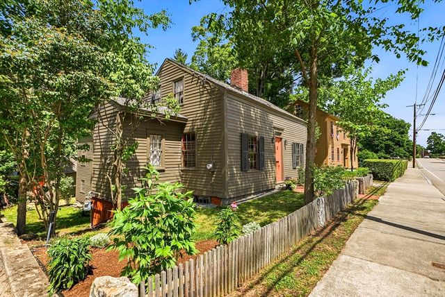 24 School St, Westborough, MA 01581