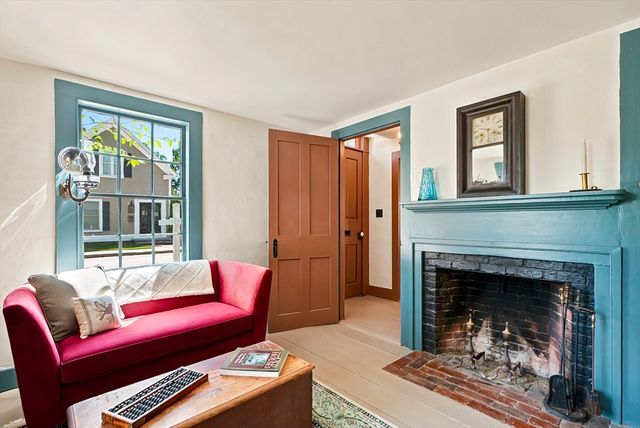 24 School St, Westborough, MA 01581