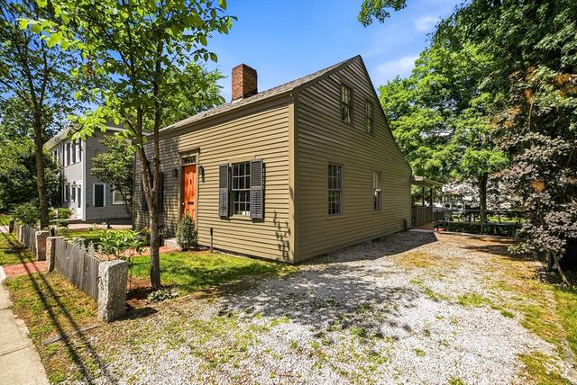 24 School St, Westborough, MA 01581
