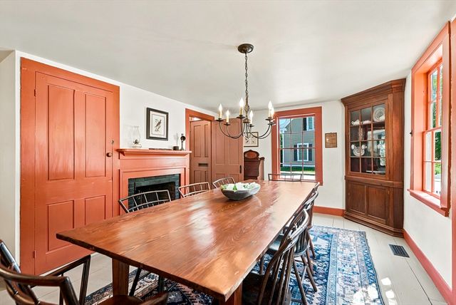 24 School St, Westborough, MA 01581