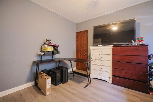 114 Sylvan St, Springfield, MA 01108