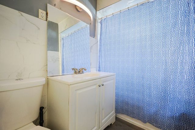 114 Sylvan St, Springfield, MA 01108