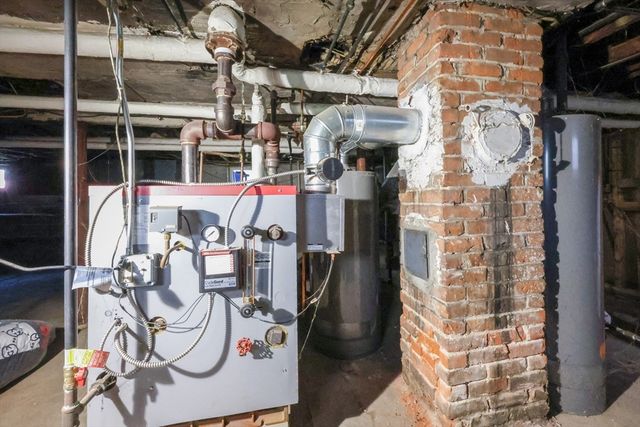 114 Sylvan St, Springfield, MA 01108