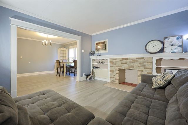 114 Sylvan St, Springfield, MA 01108