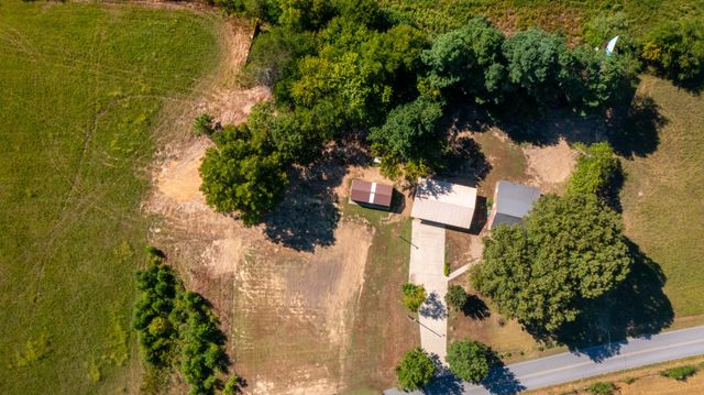 1210 Garton Road, Burns, TN 37029