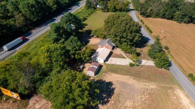 1210 Garton Road, Burns, TN 37029