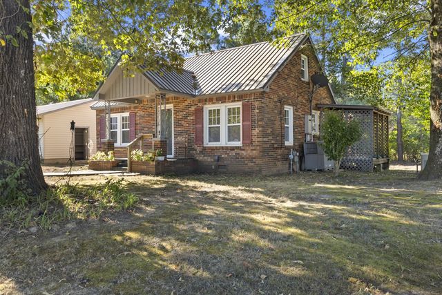 1210 Garton Road, Burns, TN 37029