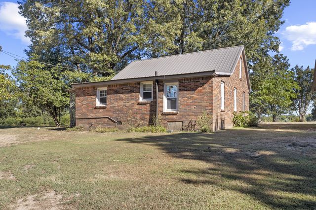 1210 Garton Road, Burns, TN 37029
