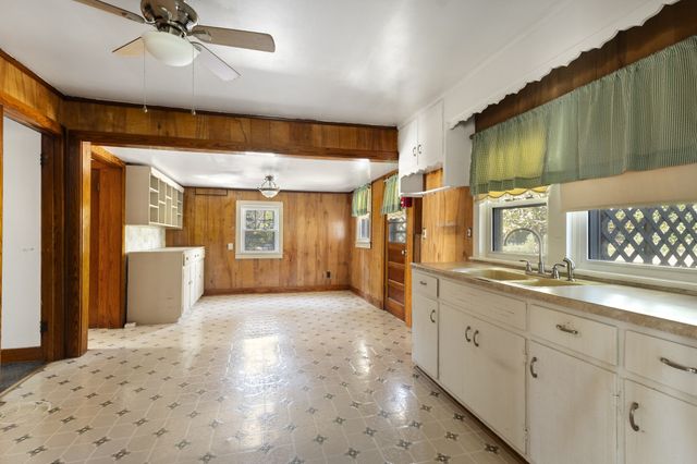 1210 Garton Road, Burns, TN 37029