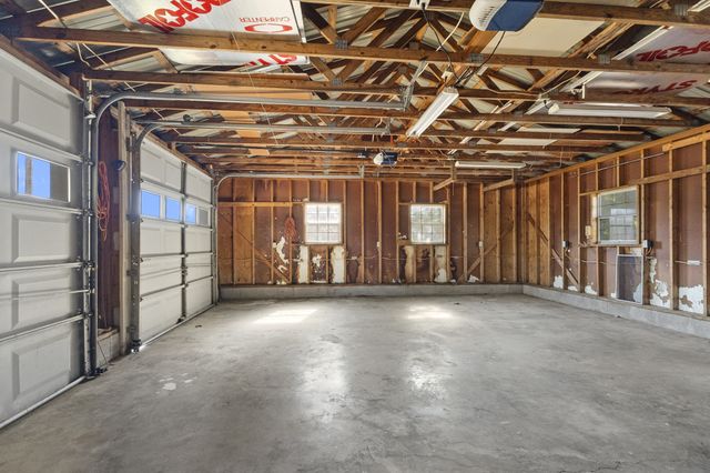 1210 Garton Road, Burns, TN 37029