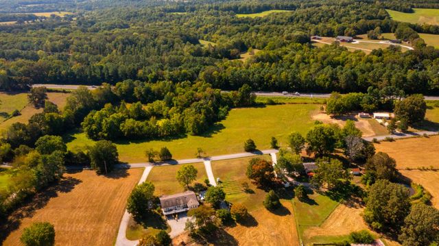 1210 Garton Road, Burns, TN 37029