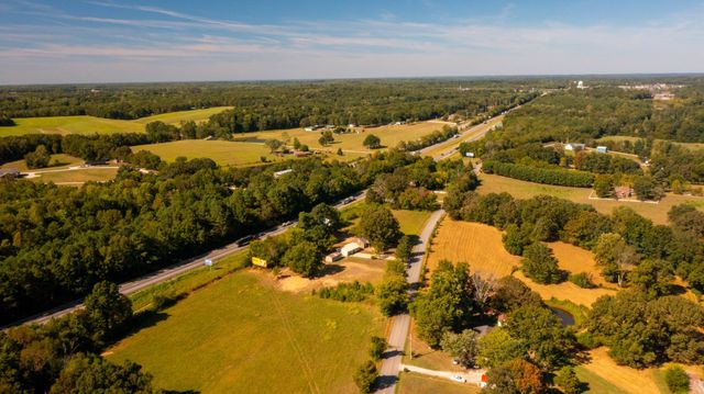 1210 Garton Road, Burns, TN 37029