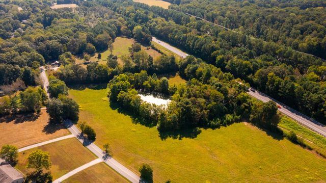 1210 Garton Road, Burns, TN 37029