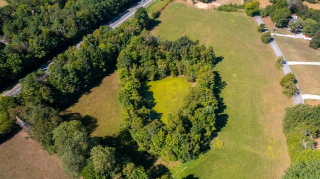 1210 Garton Road, Burns, TN 37029