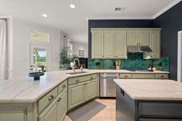 103 Morningside CIR, Hutto, TX 78634
