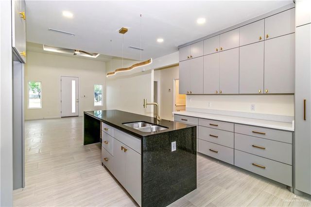 1401 W Eisenhower Street, Pharr, TX 78577