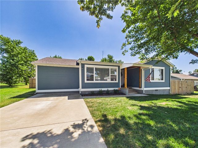 1009 10th Street, Rogers, AR 72756