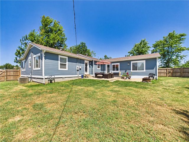 1009 10th Street, Rogers, AR 72756