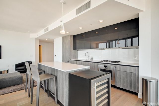 338 Main Street 25C, San Francisco, CA 94105