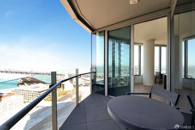 338 Main Street 25C, San Francisco, CA 94105