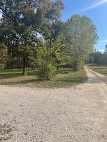 20803 Sunshine Road, Hermitage, MO 65668