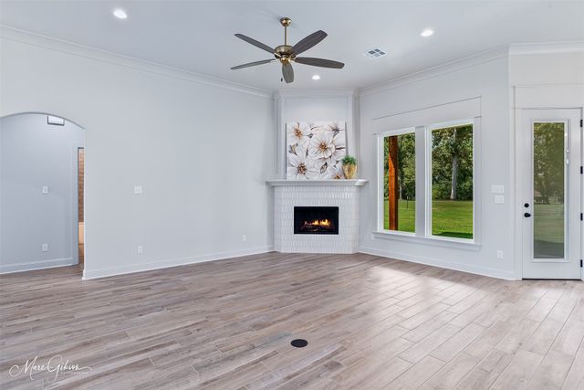 807 Walstonburg, Benton, LA 71006