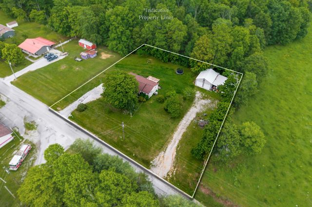139 Old Standing Stone Rd, Livingston, TN 38570