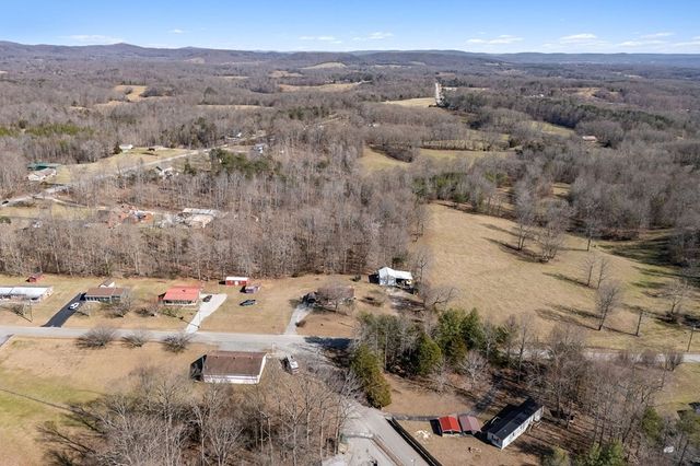 139 Old Standing Stone Rd, Livingston, TN 38570