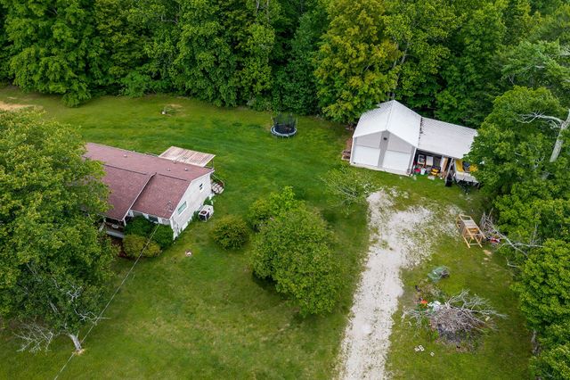 139 Old Standing Stone Rd, Livingston, TN 38570