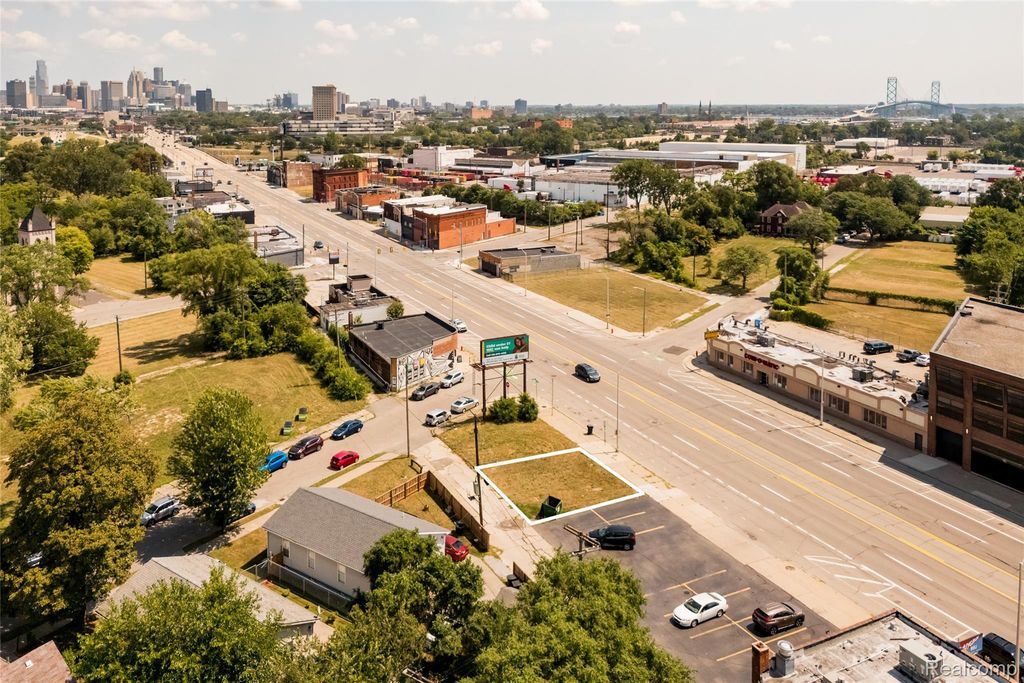 3620 Michigan Avenue, Detroit, MI 48216