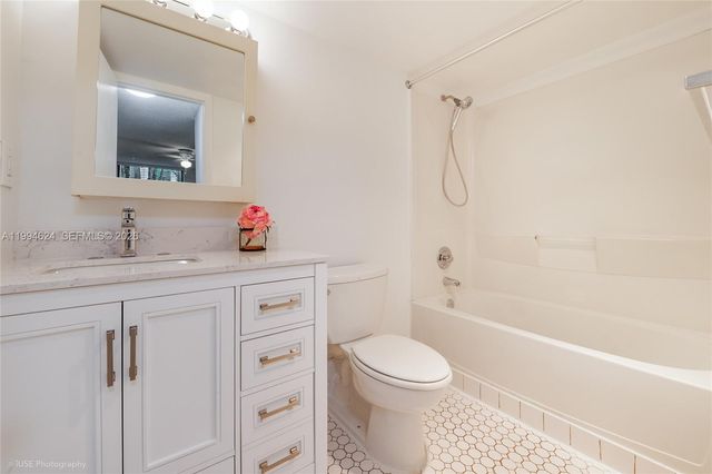 14311 N Kendall Dr 101A, Miami, FL 33186