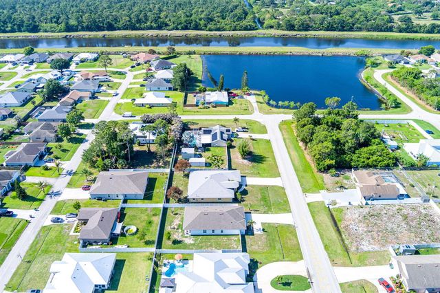 4633 SW Savona Boulevard, Port St. Lucie, FL 34953