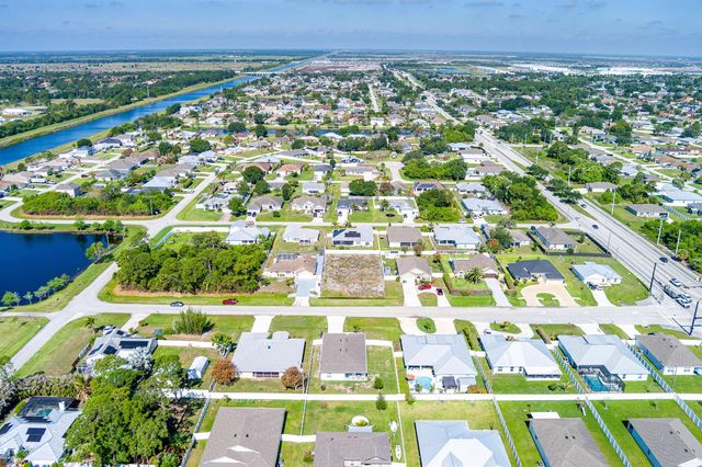 4633 SW Savona Boulevard, Port St. Lucie, FL 34953