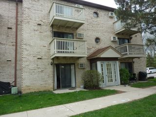 421 E Osage Lane 1A, Palatine, IL 60074