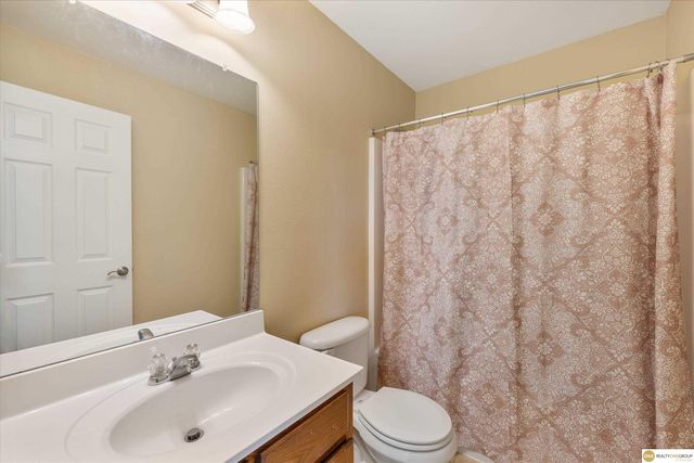 15084 Mormon Circle, Bennington, NE 68007