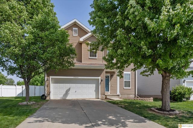 15084 Mormon Circle, Bennington, NE 68007