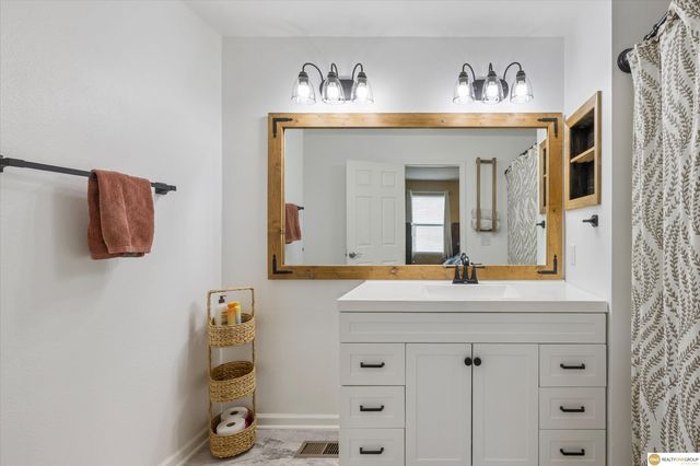 15084 Mormon Circle, Bennington, NE 68007