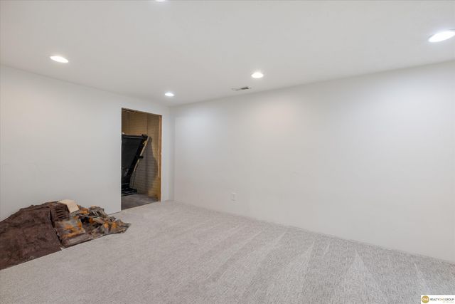 15084 Mormon Circle, Bennington, NE 68007