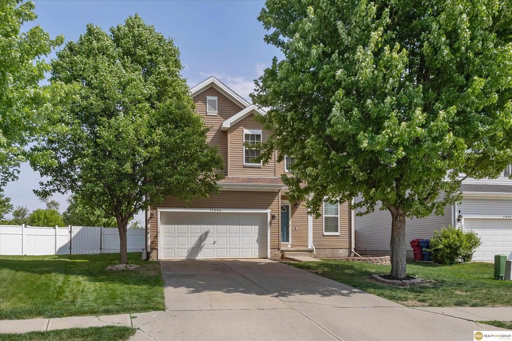 15084 Mormon Circle, Bennington, NE 68007