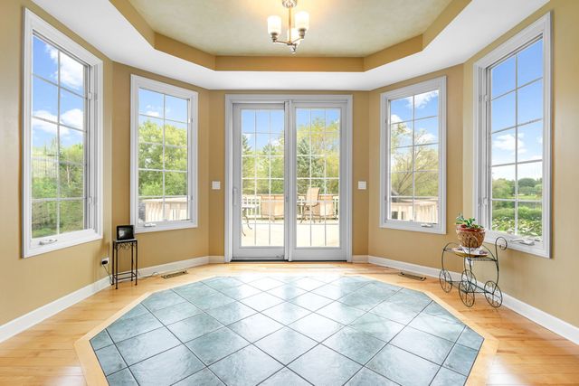 38W590 Barb Hill Drive, St. Charles, IL 60175